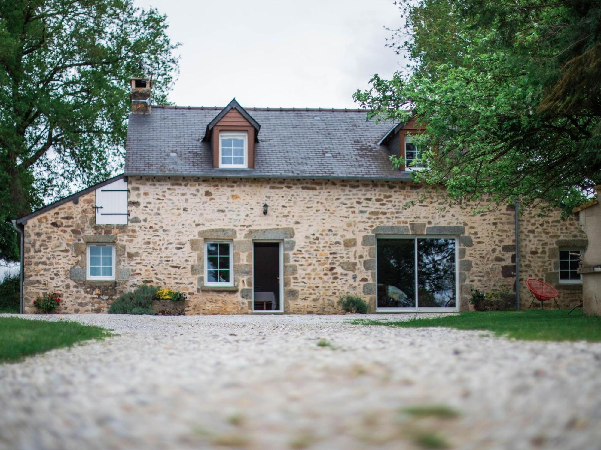 Gite De Charme Renove Avec Cheminee, Terrasse Et Proche Randonnees - Capacite 13 Pers. - Fr-1-410-179 Saint-Léonard-des-Bois Exterior photo